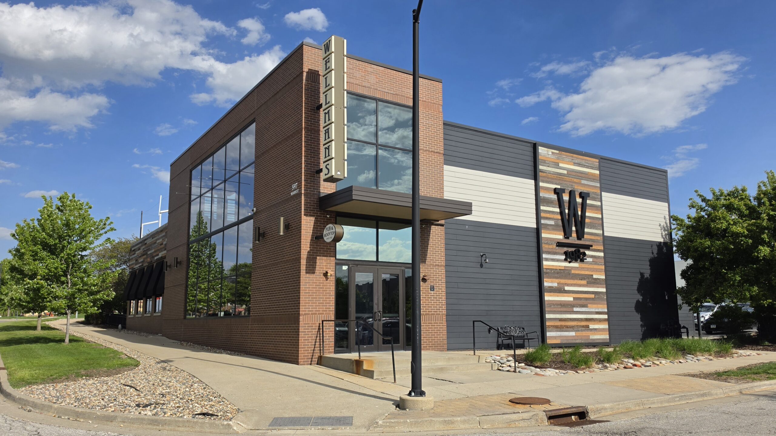 Wellman’s Pub & Rooftop (West Des Moines)