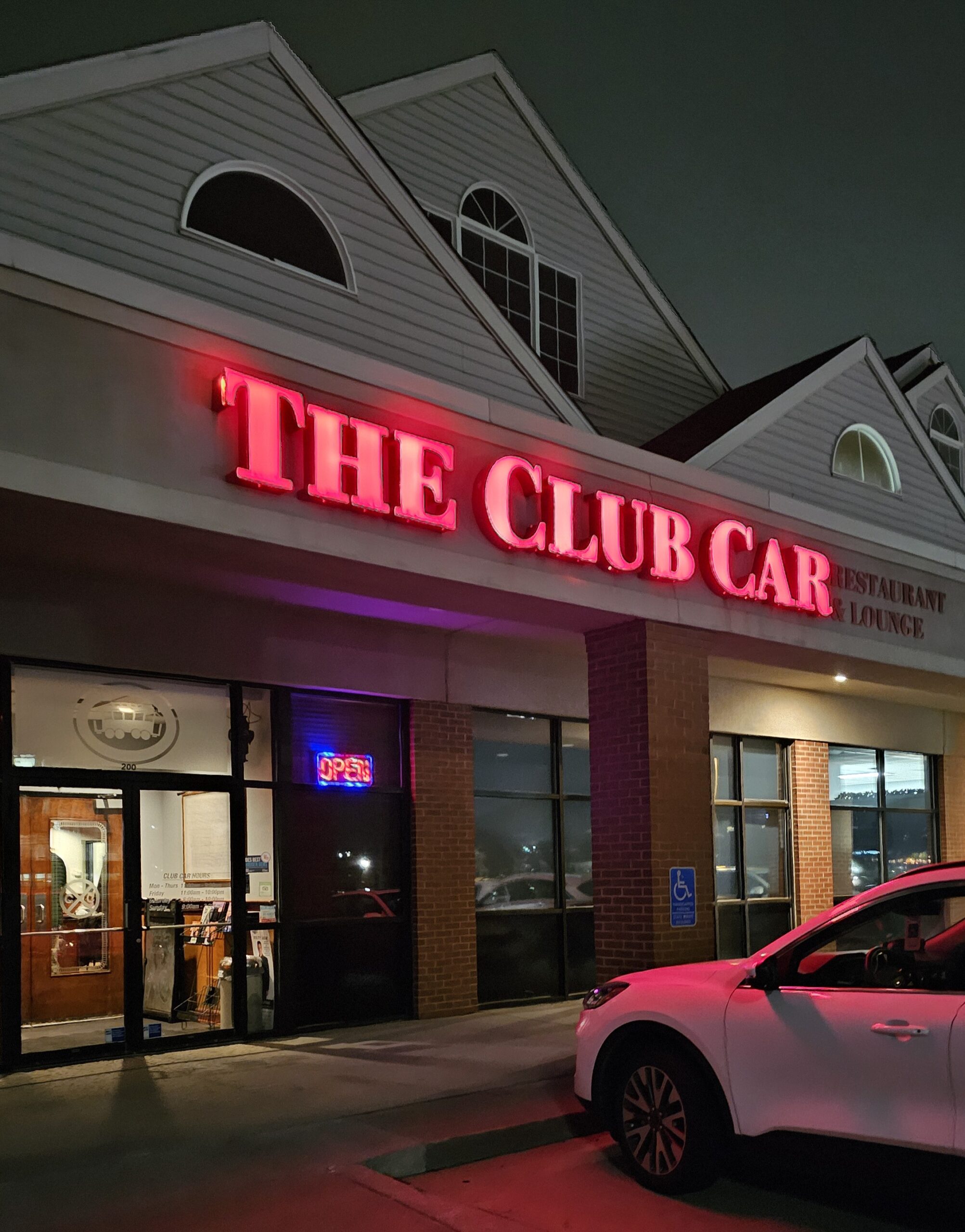 Club Car Restaurant & Lounge (Clive)